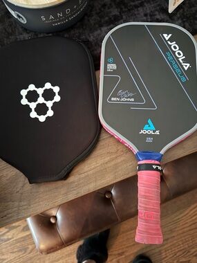 Joola Pickleball Paddle – Gray with Pink Grip